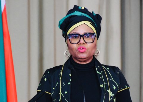 0001096050_resized_lindiwezulu11022